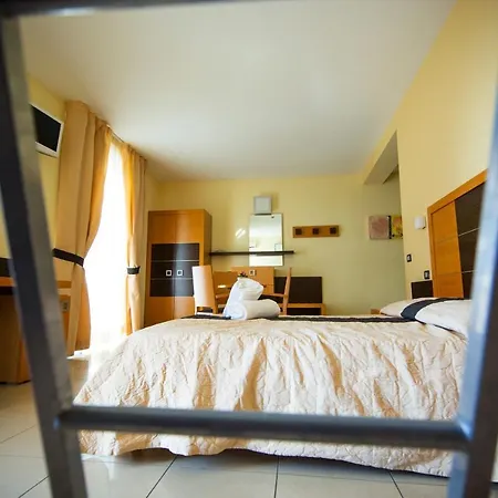 Ticho's Greenblu Szálloda 4*