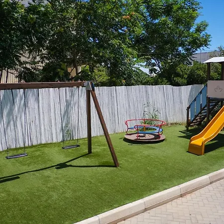 Ticho's Greenblu Szálloda 4*