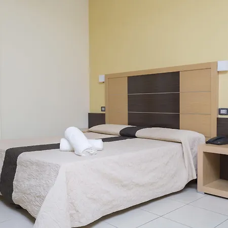 Ticho's Greenblu Szálloda 4*